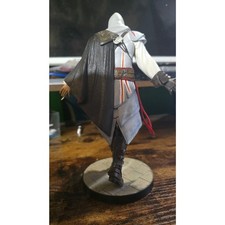 Assassin's Creed II Ezio Auditore Statue Figure Ubisoft Collectibles 9