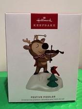 Hallmark 2023 Keepsake Festive Fiddler Musical Christmas Ornament New picture