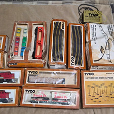 TYCO HO 1:87 Mixed Lot Santa Fe/Union Pacific Loco Cars Track Transformer 899V picture