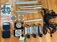 Lowel Omni & Tota 5-Unit Halogen Continuous Lighting Kit w/ Stands & Case picture