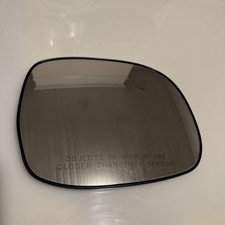 2001-2007 Toyota Sequoia V8 Passenger Side Mirror Glass Heated 712834 RH OEM picture