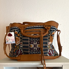 BNWT Johnny Was Women’s Large Floral Embroidered Tote – Zip, Detachable Strap picture