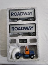 1985 Winross Roadway Double Trailers 1:64 Diecast, In Box picture