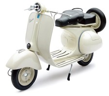 New Ray Toys - Vespa 150VLIT/ Scale - 1:6 (49273), Red picture