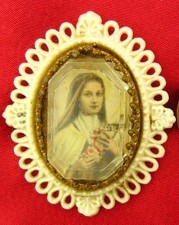 Vintage SAINT THERESE Pin Brooch RELIGIOUS CATHOLIC Color Picture Plastic Pin picture