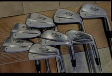 Titleist 681 T Tiger Woods 3-PW 2001 Limited Edition Iron Set T Stamp picture
