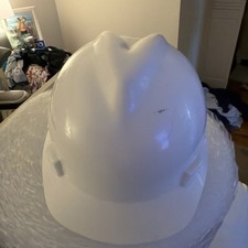 MSA V-Gard Slotted Cap, Size Medium White, w/Fas-Trac III Suspension picture
