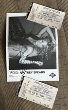 Vintage Britney Spears 2000 Memorabilia Bundle – Chronicle Pavilion Floor Set picture