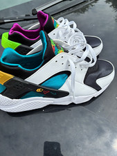 Nike Air Huarache Run Peace Love Swoosh Black/White Multi BQ4593-100 picture