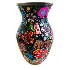 Yayoi Kusama Vase picture