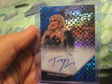 2025 WWE TOPPS THE FINEST TIFFANY STRATTON REFRACTOR AUTO #11/75  - READ picture