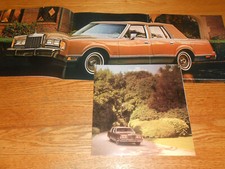 1986 LINCOLN TOWN CAR BROCHURE / HUGE 11 x 11 Inch 22 Page '86 SALES CATALOG picture