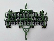 1/64 Ertl Farm Toy John Deere 2200 Field Cultivator picture