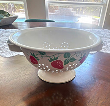 Vintage 1983 Teleflora Strawberry Metal Colander Korea Farmhouse picture