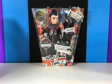 BRATZ 2005 EITAN PUNK LONDON ORIGINAL ACCESSORIES MGA NEW BOXED DOLL COLLECTOR picture