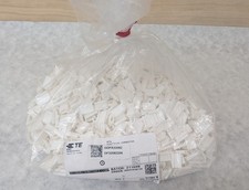 (Lot of 2000) TE Connectivity 640642-6 6-Position Strain Relief Cover picture