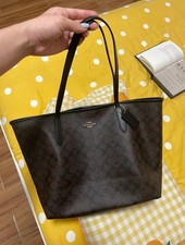 Second-hand Coach City tote bag CDX82 - in perfect condition picture