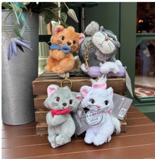Authentic Disney store 2025 lucifer cat plush Berlioz cat toulouse cat keychain picture