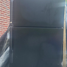 GE Black Top-Freezer Refrigerator, Freestanding, Humidity Crisper, Comfee SBSIB picture