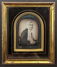 VICTORIAN QUARTER PLATE DAGUERREOTYPE SEATED LADY c1840's picture