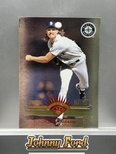 1997 Leaf Fractal Matrix Randy Johnson #132 Seattle Mariners picture