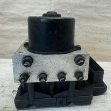 2001-2002 Toyota Sequoia ABS Brake Pump Assembly 4x4 Skid Control OEM Working picture
