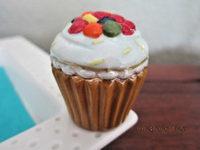 Nora Fleming Cupcake Mini - Retired & Excellent Cond. picture
