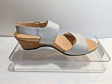 Vionic Kanya Women Sz8.5 Shimmer Gray Embossed Adjustable Slingback Sandals picture