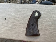 Colt right side D grip picture