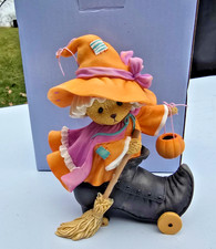 RARE Cherished Teddies 4047369 SOMETHING SPOOKY IS AFOOT Heloise Halloween Figur picture