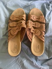 Clarks Collection Woman's Brown Sandal 9 US picture