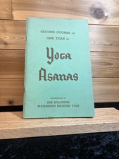 1965 Maharishi Mahesh Yogi Yoga Asanas Second Course Beatles Guru Rare picture