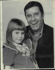 1982 Press Photo Host Jerry Lewis with MDA Poster child, Christi Bartlett picture