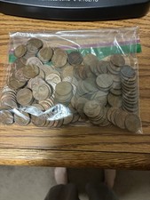 Pre-1982 95% Copper Pennies Bulk Lot Circulated 1 pound  picture