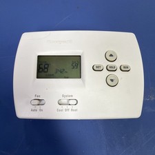 Honeywell PRO 4000 5-2 Day Programmable Thermostat (TH4110D1007) picture