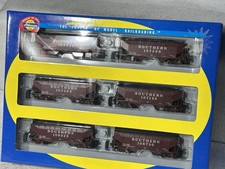 Beautiful Athearn Southern RR 34’ 2-Bay Hopper Cars/Loads 6-Pak HO picture