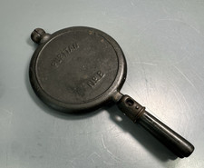 Puritan No 8 Cast Iron Waffle Maker picture