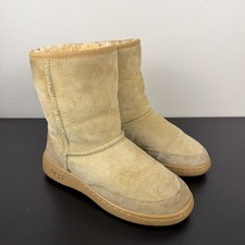 Vintage UGG Australia Ultimate Short Boot Unisex M 4 / W 5 Beige Suede Round Toe picture