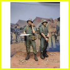 Unassambled  1/35  MODERN crew Radio Team Vietnam    figure  Resin figure min... picture