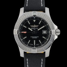Breitling Avenger A17318 Black Dial 43mm Automatic Men's Watch + Box picture