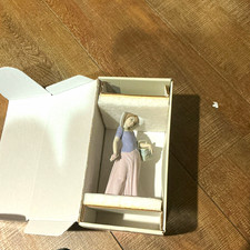 Lladro Tailor Made Figurine 6489 Glossy Porcelain Girl Basket 1997 Event Box picture