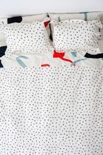 Dusen Dusen Alphabet Duvet Set - Duvet Cover & 2 Pillow Shams Size Queen - NEW picture
