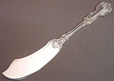 LA REINE- WALLACE STERLING FLAT HANDLE BUTTER SPREADER(S) picture
