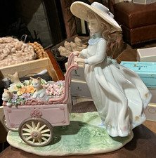 Lladró 6141 Girl Pushing Flower Cart w/ Kittens Figurine Glossy Porcelain Box picture