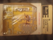 revell parts pack hemi and dragster parts  picture