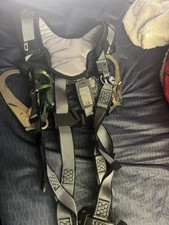 MSA safety harness picture