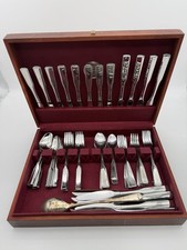 Vintage Naken Tarnish Proof Silverware Chest with 91 Piece Set Fork/Knife/Spoon picture