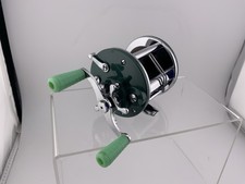 Vintage Penn-Peer No. 109 GREENIE Bait Casting Reel. Made in USA. VERY NICE ONE picture