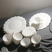 Westmoreland White Milk Glass Round Dinner Plate Grapes Pattern Glossy picture