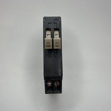 **NEW** Eaton CHT2020 Twin Tandem 20A/20A 120 Volt Circuit Breaker picture